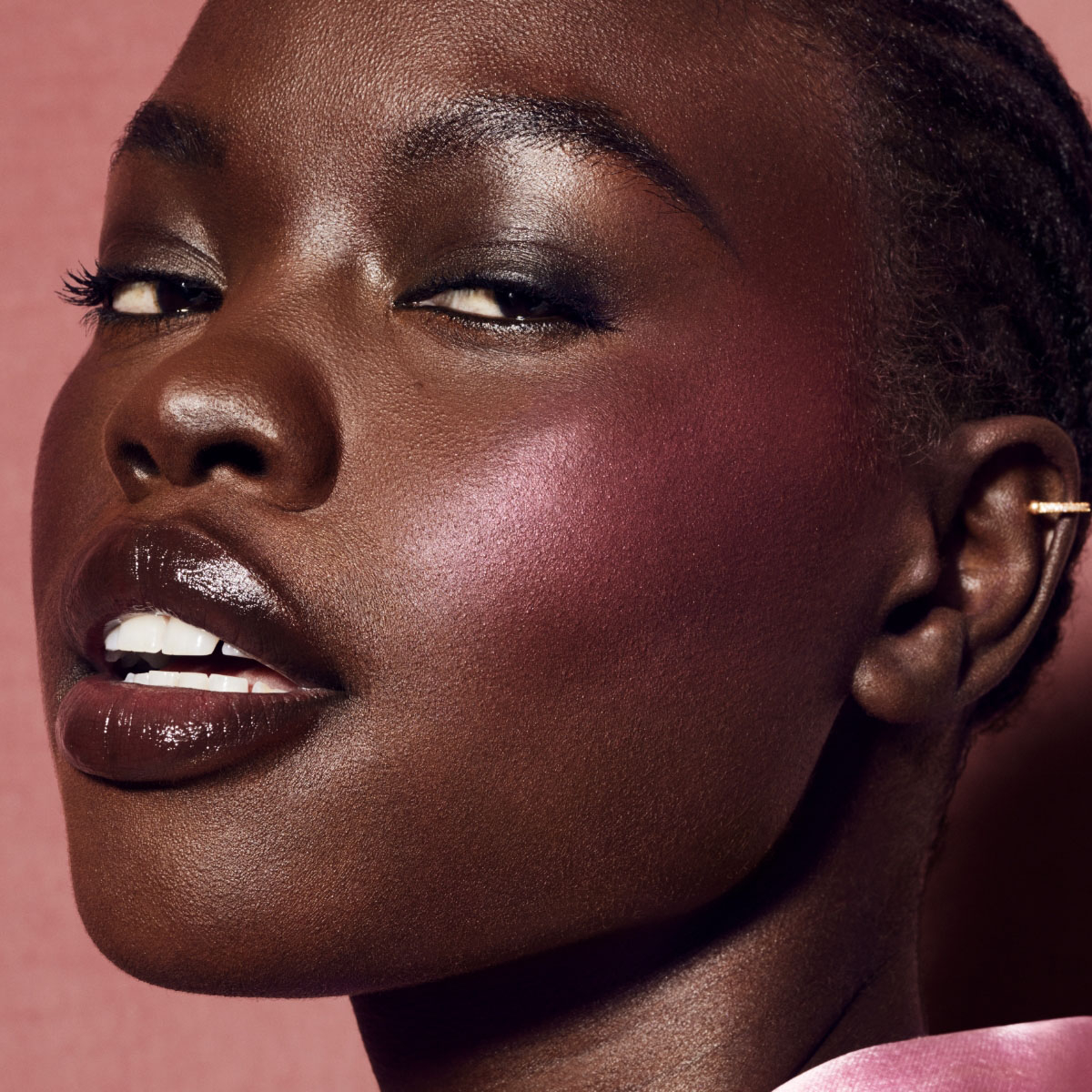 FENTY CHEEKS SUEDE POWDER BLUSH (RUBOR PARA MEJILLAS)